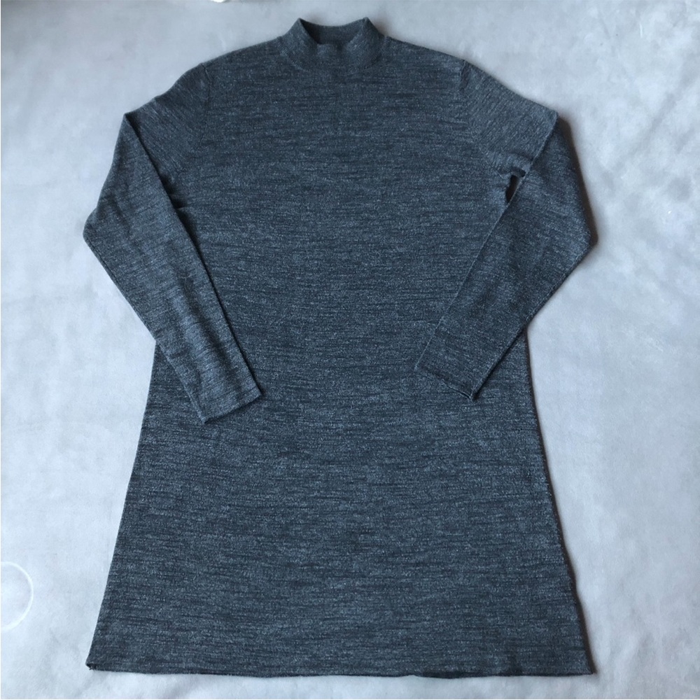 H & M ~ Sweater Dress ~ Grey ~ Women’s Size XS